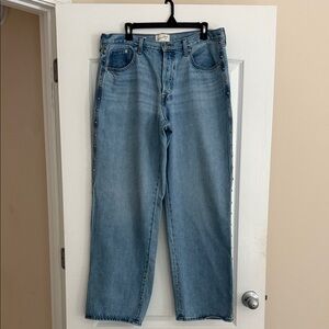 Universal Thread Mid Rise Relaxed fit Jeans